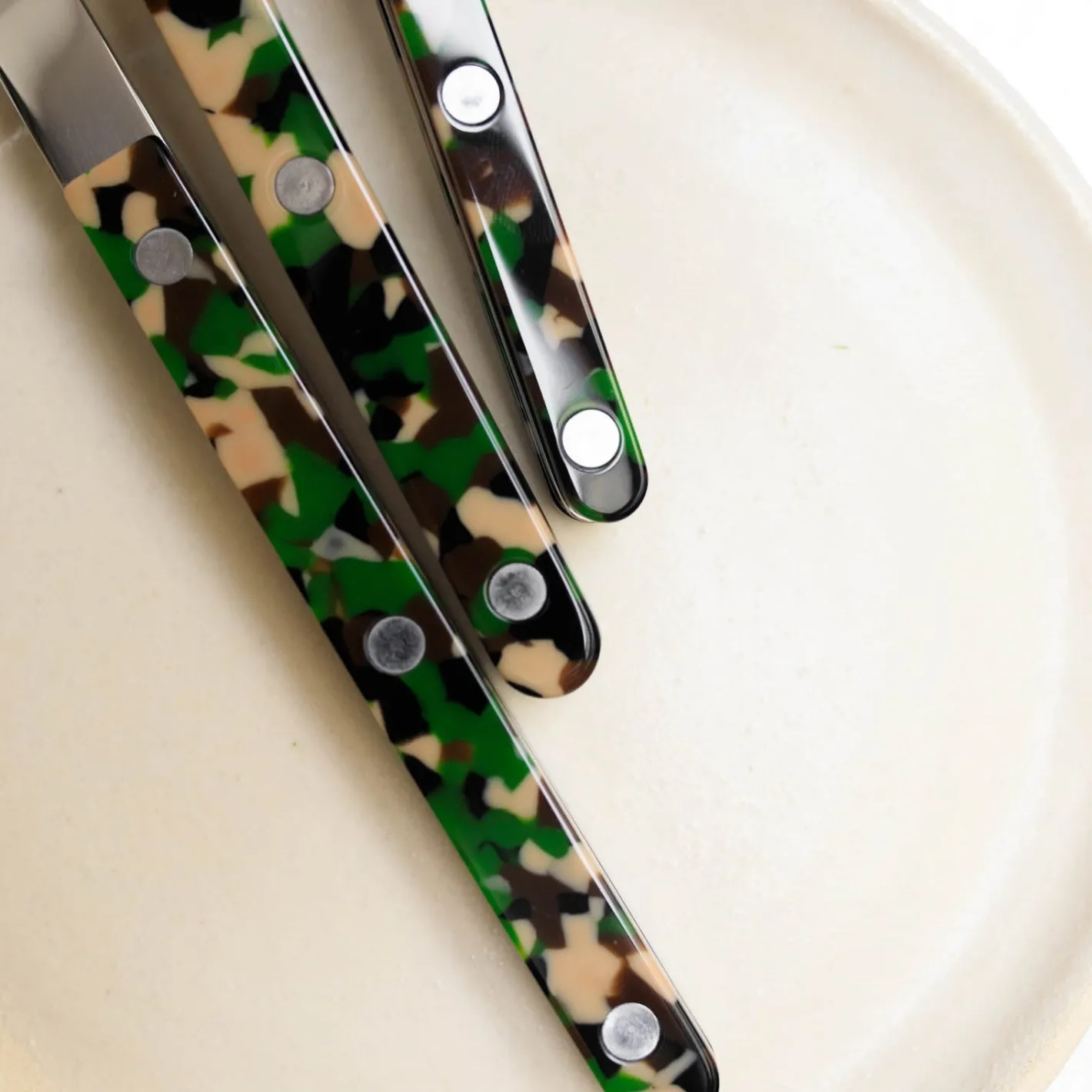 Sabre Paris Bistrot Camouflage, Green | Tart Server