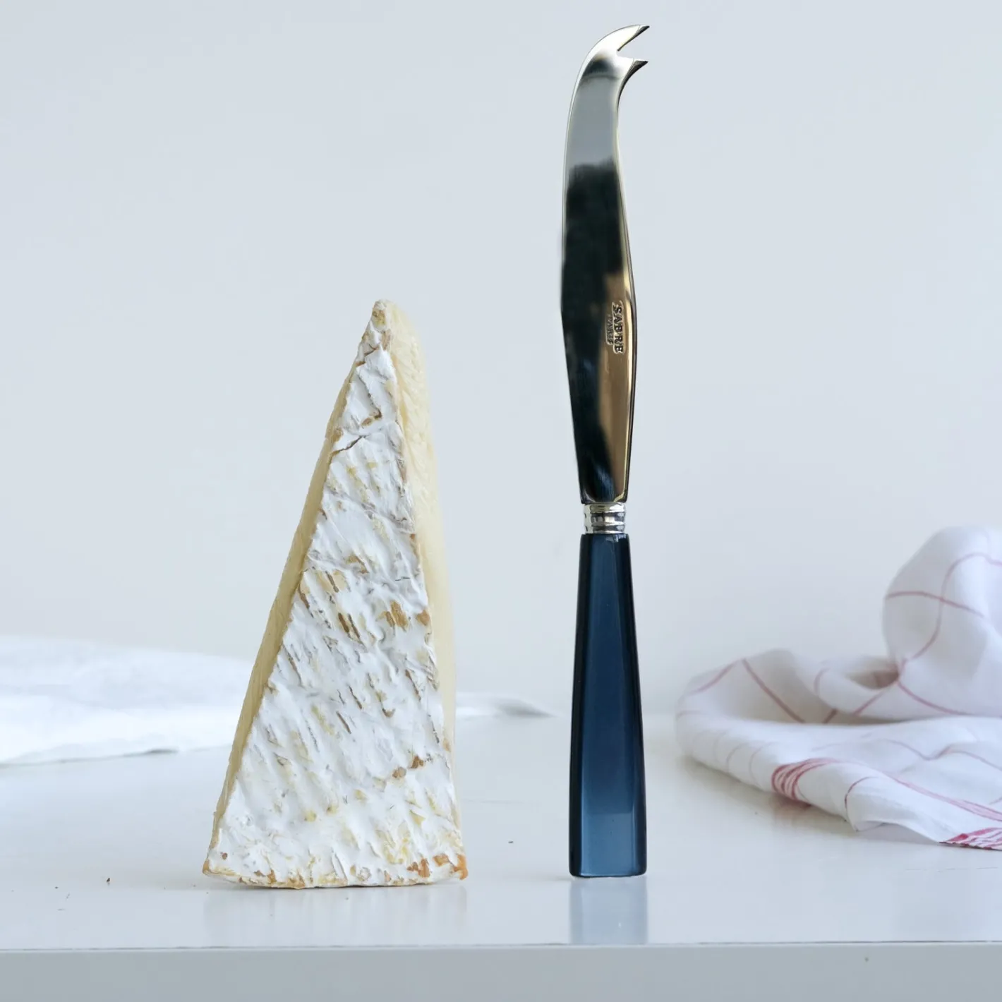 Sabre Paris Icône,Bleu nuit | Cheese Knife